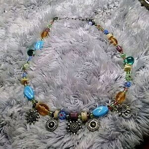 Hand Crafted ‎ necklace with silver plated ch…